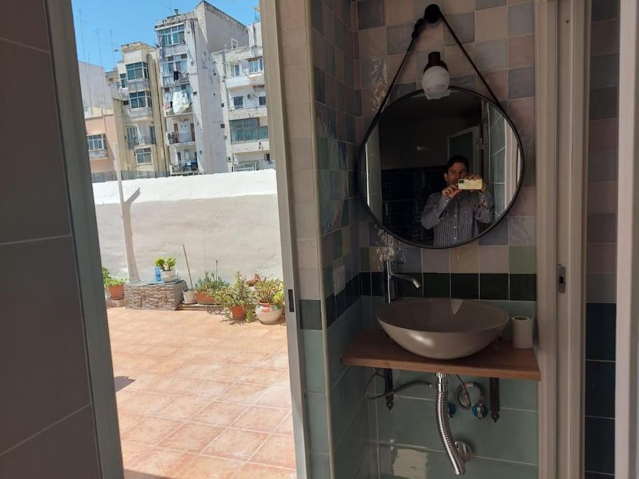 Characteristic Garibaldi Apartman Bari Kültér fotó